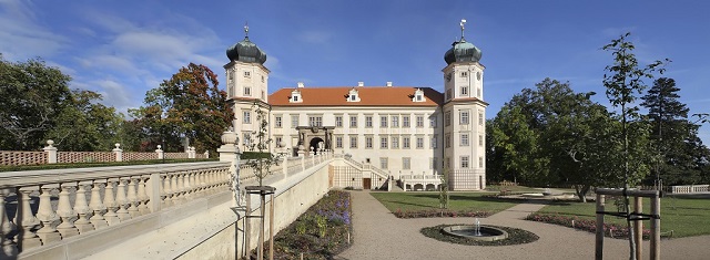 zamek-Mnisek_02-1024x376.jpg