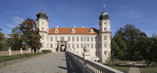 zamek-Mnisek_web.jpg